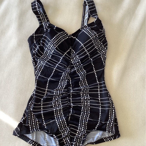 Women’s bathing suit - Picture 1 of 2